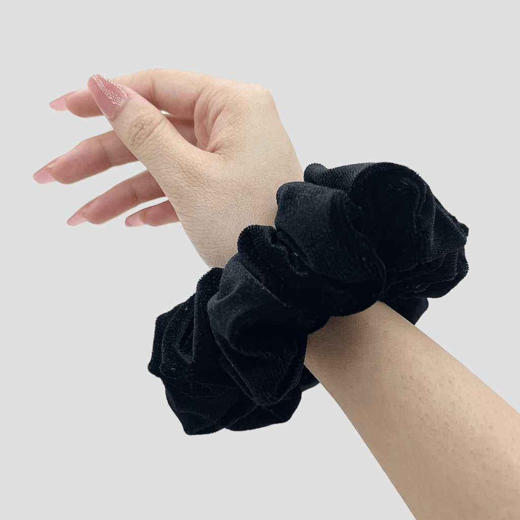 Black Diamond Velvet Scrunchie - So Red Mini Perfume Spray Btl.