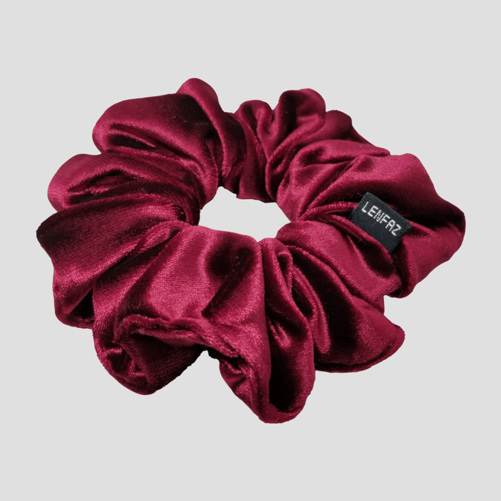 Intense Burgundy Velvet Scrunchie - Light Pink Mini Perfume Spray Btl.